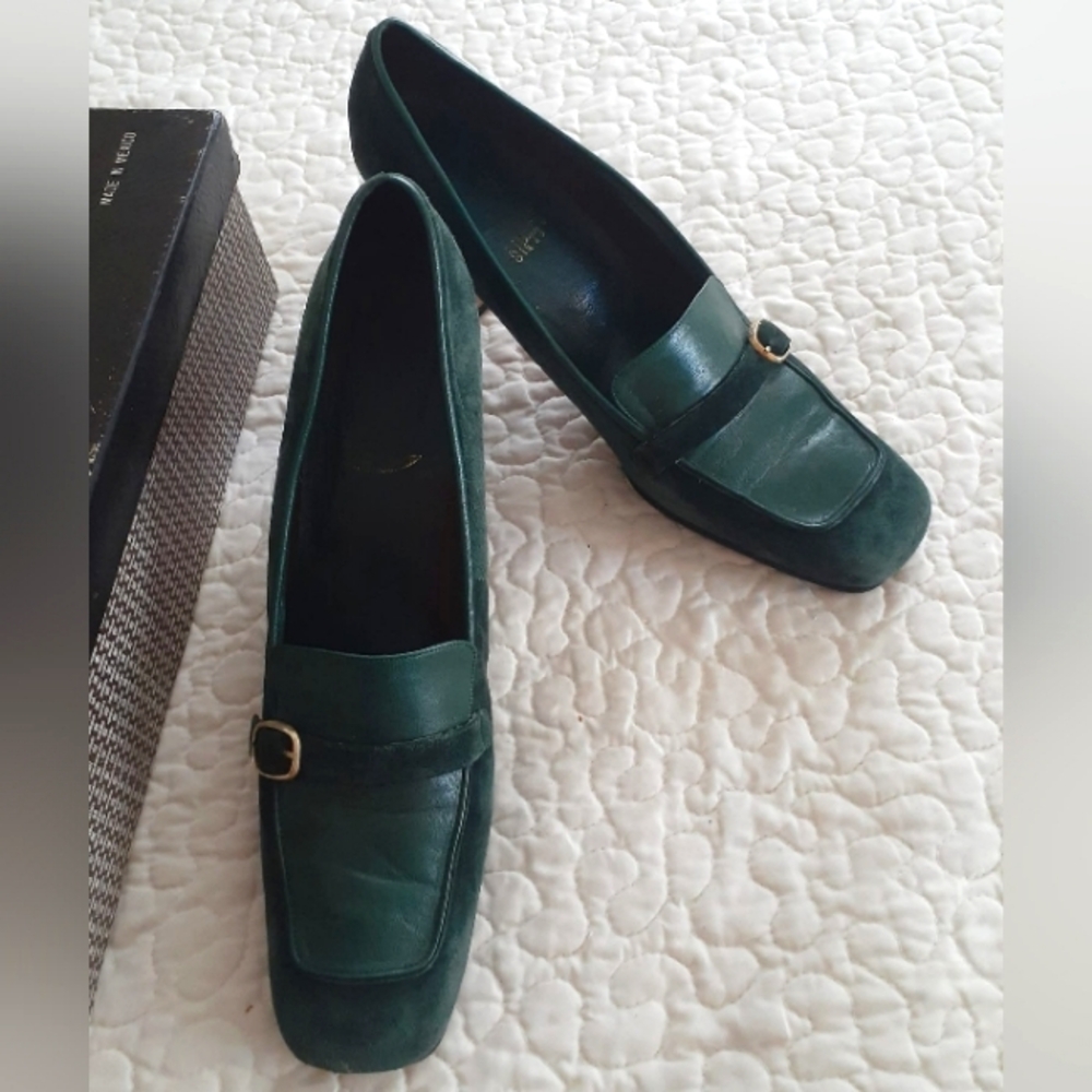 Elegant Green Heeled Loafers